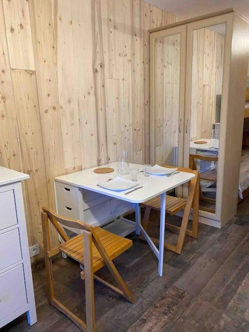 Studio Refait A Neuf Avec Balcon - Famille - Parking Couvert Chamrousse Exteriör bild